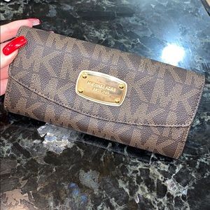 MICHAEL KORS BROWN MONOGRAM WALLET